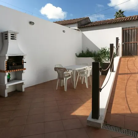 Unique Wooden Holiday home Obidos